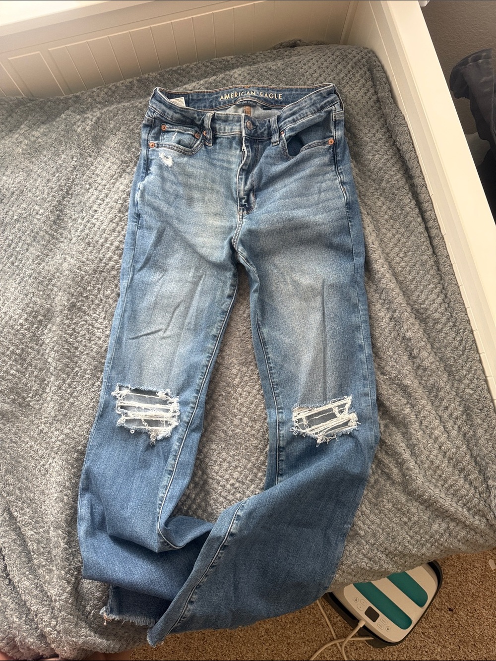 American Eagle Outfitters Light Blue Distressed Boyfriend Jeans